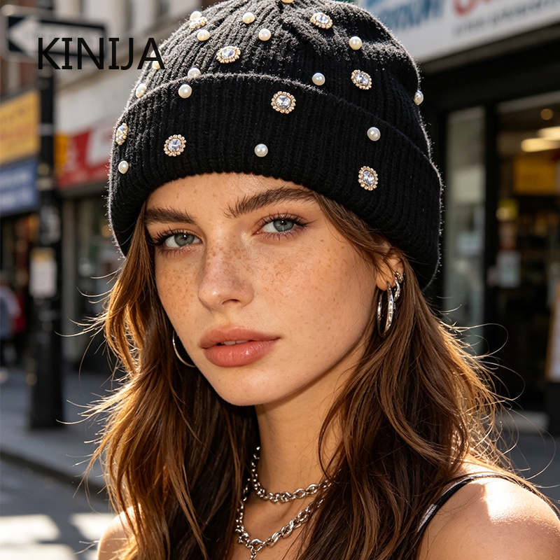 Beanie Cuffed Knit - Зимняя вязаная шапка-бини с жемчужным декором